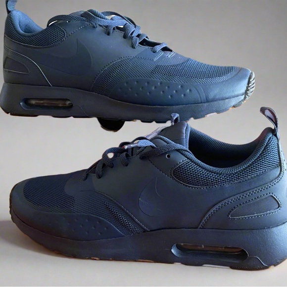 Nike Men's Navy Blue Sneakers - Picture 1 of 4